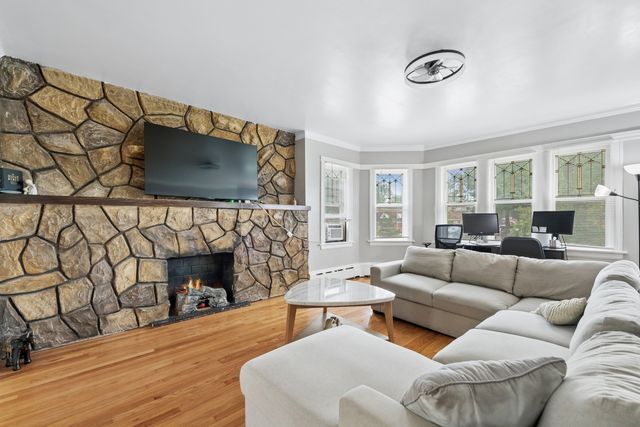 2656 N Newcastle Avenue, Chicago, IL 60707