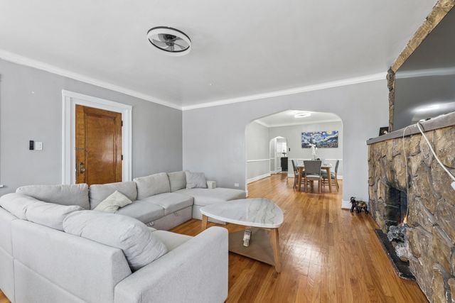 2656 N Newcastle Avenue, Chicago, IL 60707
