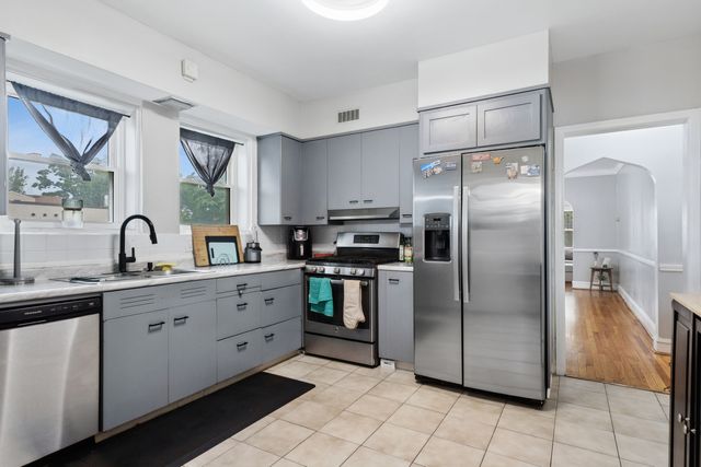 2656 N Newcastle Avenue, Chicago, IL 60707