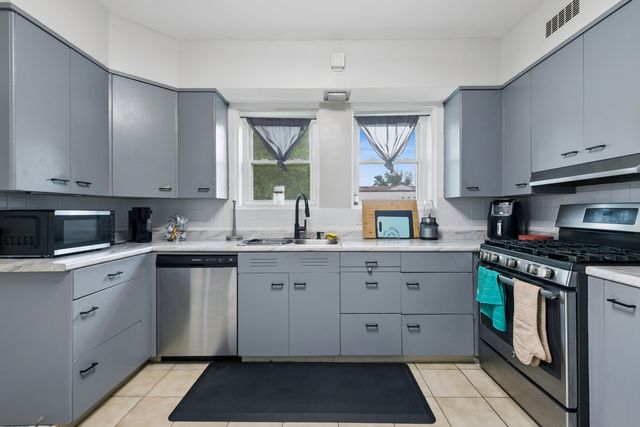 2656 N Newcastle Avenue, Chicago, IL 60707
