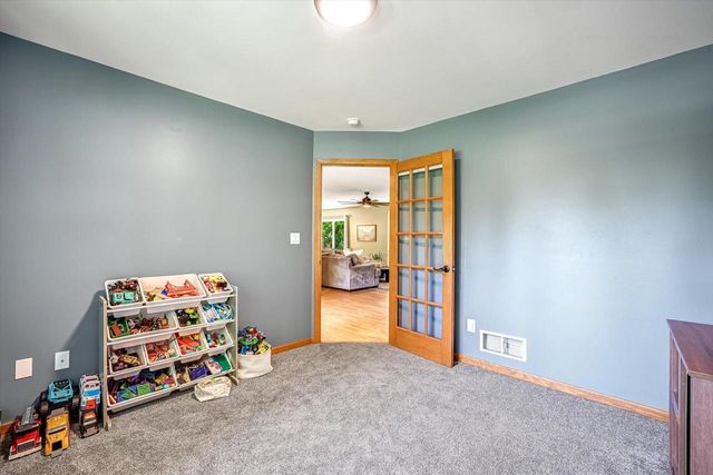 11123 W Edgerton AVENUE, Hales Corners, WI 53130
