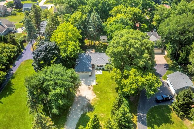 11123 W Edgerton AVENUE, Hales Corners, WI 53130
