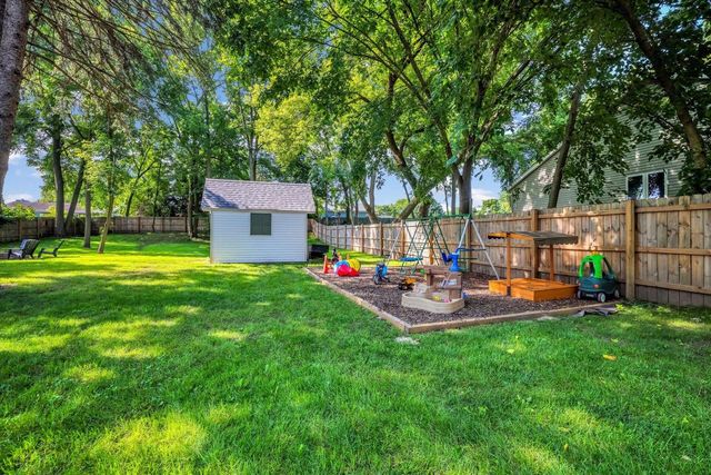 11123 W Edgerton AVENUE, Hales Corners, WI 53130