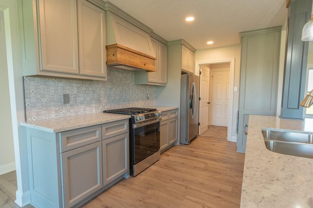 11950 Whitman Rd, Brenham, TX 77833