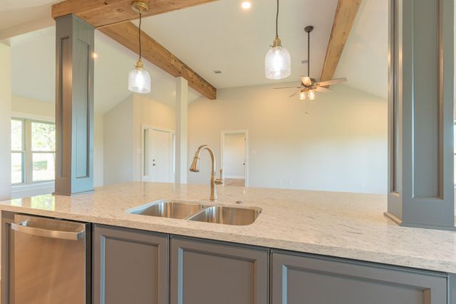 11950 Whitman Rd, Brenham, TX 77833