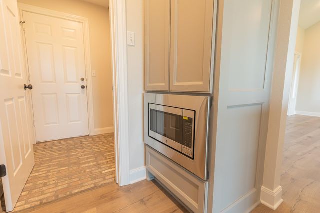 11950 Whitman Rd, Brenham, TX 77833