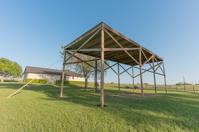 11950 Whitman Rd, Brenham, TX 77833