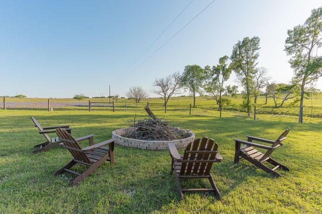 11950 Whitman Rd, Brenham, TX 77833
