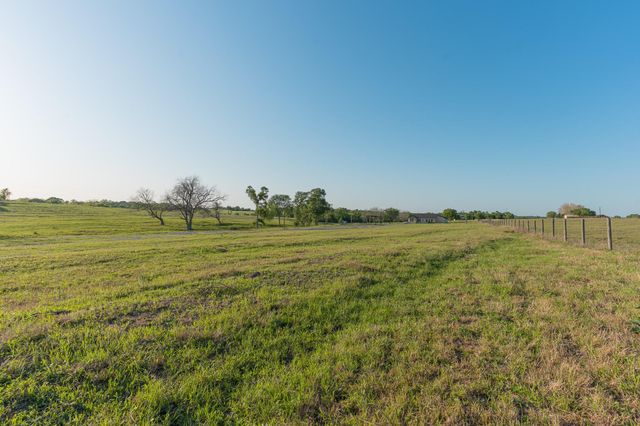 11950 Whitman Rd, Brenham, TX 77833