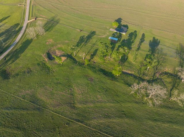 11950 Whitman Rd, Brenham, TX 77833