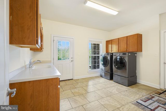 42115 PLEASANT FOREST CT, Ashburn, VA 20148