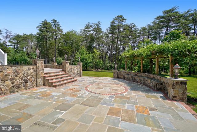42115 PLEASANT FOREST CT, Ashburn, VA 20148