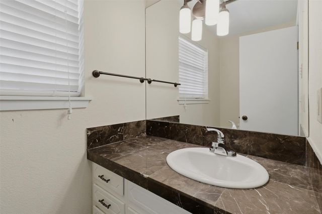 268 Quail ST, Meadowlakes, TX 78654