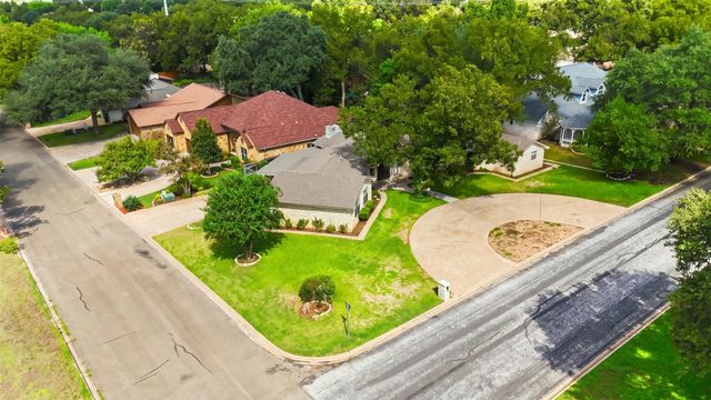 268 Quail ST, Meadowlakes, TX 78654