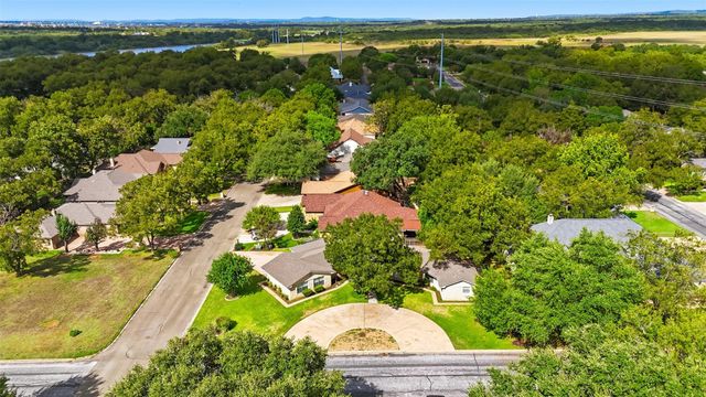 268 Quail ST, Meadowlakes, TX 78654