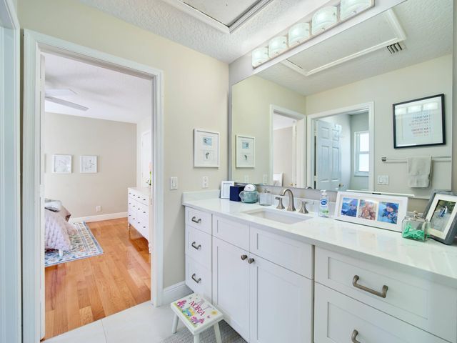 140 Victorian Lane, Jupiter, FL 33458