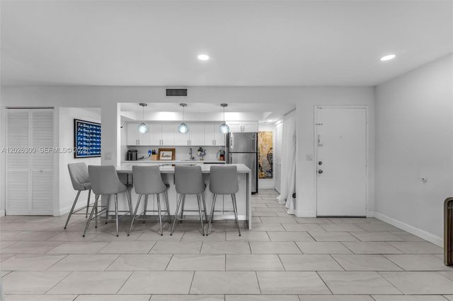 7765 SW 86th St F2-205, Miami, FL 33143