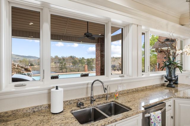 160 Cougar Terrace, Hot Springs, AR 71913