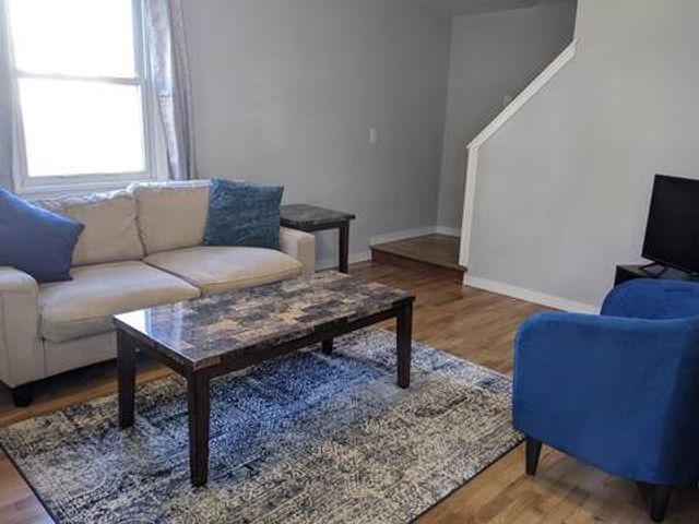 1122 Cloverfield Dr, Baldwin Boro, PA 15227