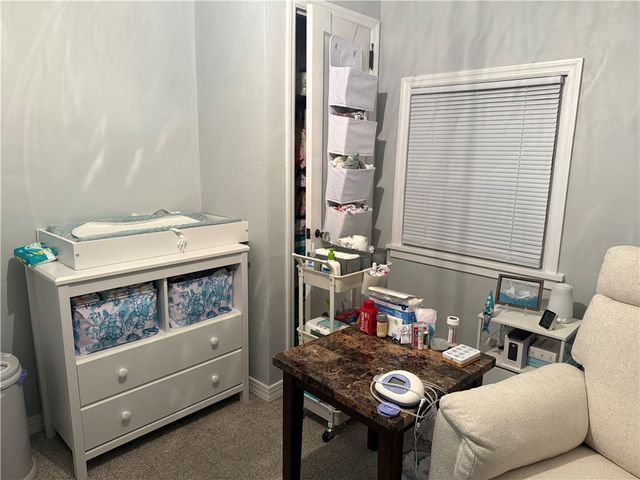 1122 Cloverfield Dr, Baldwin Boro, PA 15227