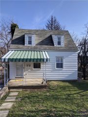 1122 Cloverfield Dr, Baldwin Boro, PA 15227