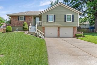 243 SE Brownfield Court, Lee's Summit, MO 64063