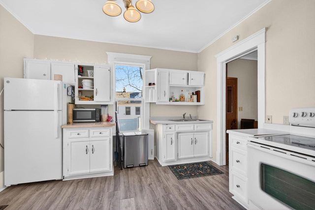 232 W 8TH AVENUE, Oshkosh, WI 54902