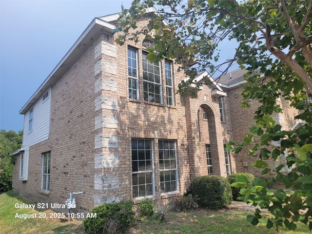 417 Silver Creek Drive, Desoto, TX 75115