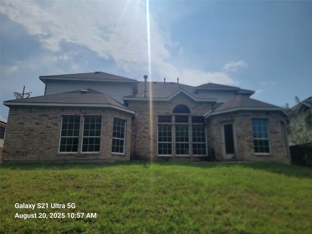 417 Silver Creek Drive, Desoto, TX 75115