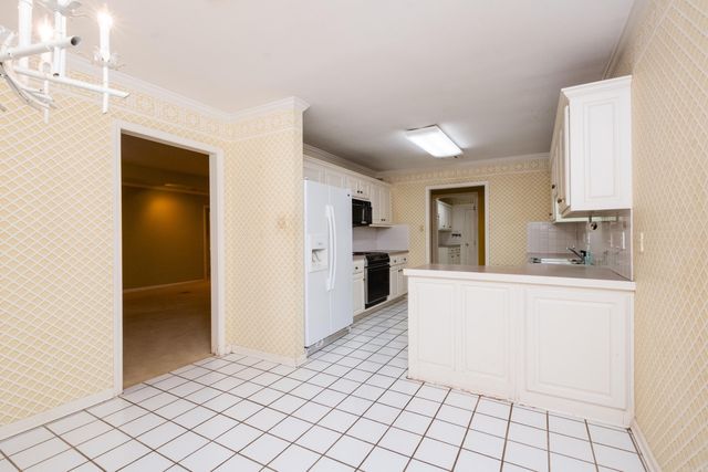 608 Cambridge Place Drive, Little Rock, AR 72227