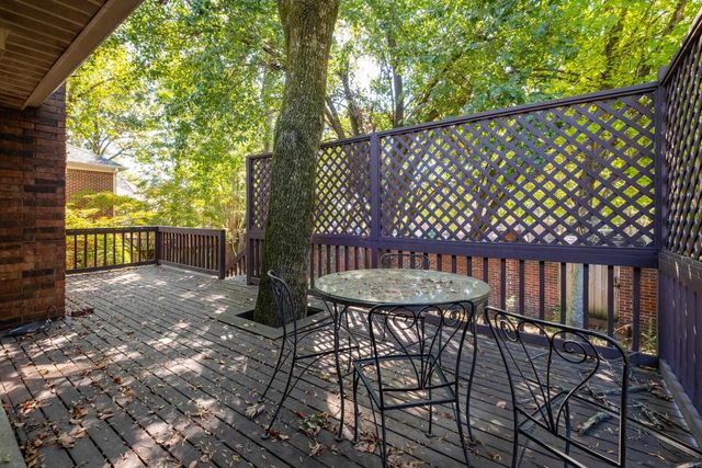 608 Cambridge Place Drive, Little Rock, AR 72227