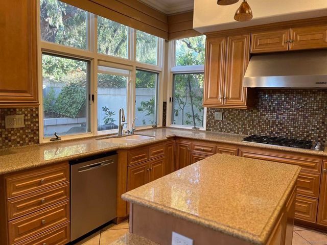 9797 Keeneland, La Jolla, CA 92037