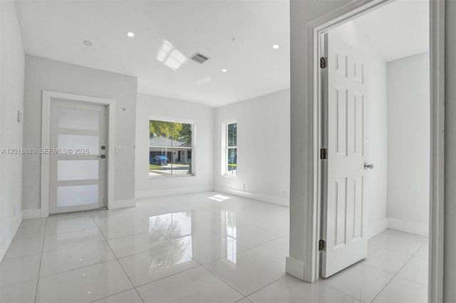 2266 NW 208th Ter, Pembroke Pines, FL 33029