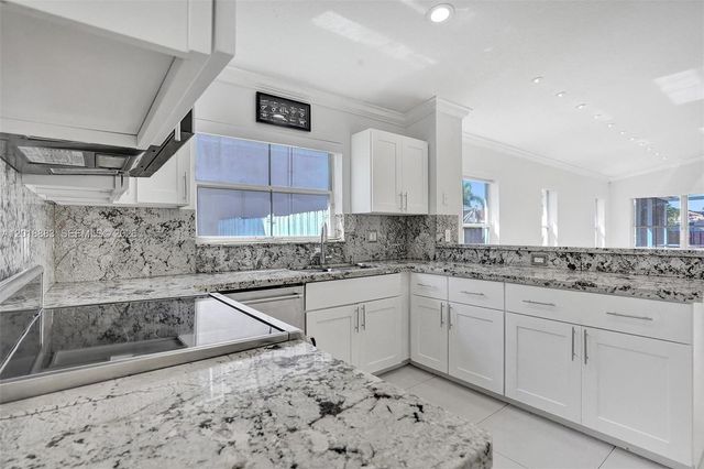 2266 NW 208th Ter, Pembroke Pines, FL 33029