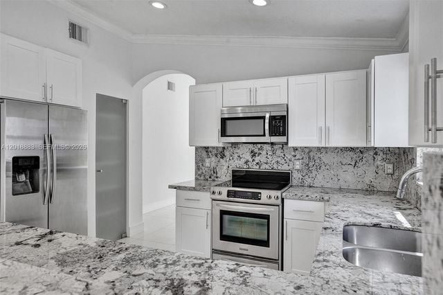 2266 NW 208th Ter, Pembroke Pines, FL 33029