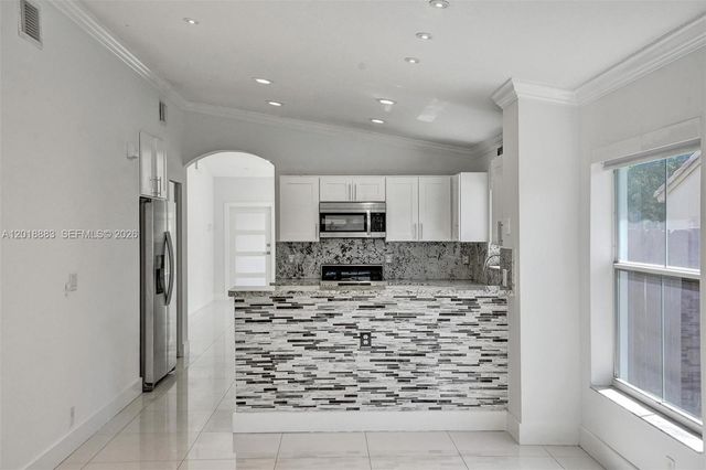 2266 NW 208th Ter, Pembroke Pines, FL 33029