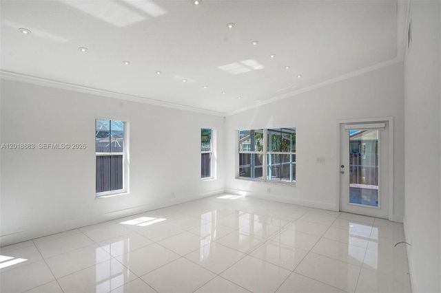 2266 NW 208th Ter, Pembroke Pines, FL 33029