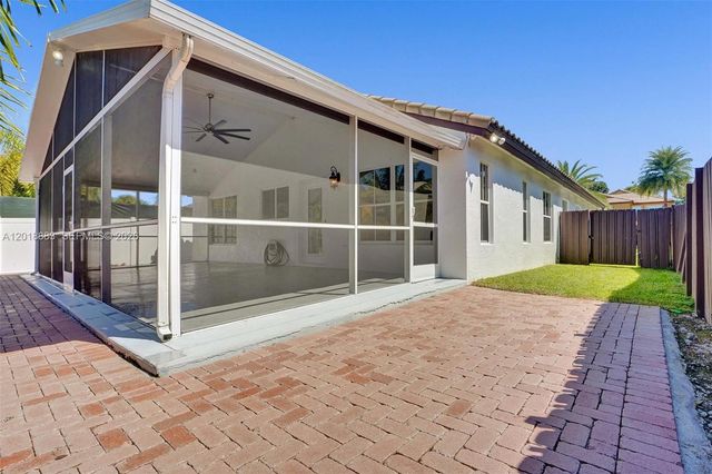 2266 NW 208th Ter, Pembroke Pines, FL 33029