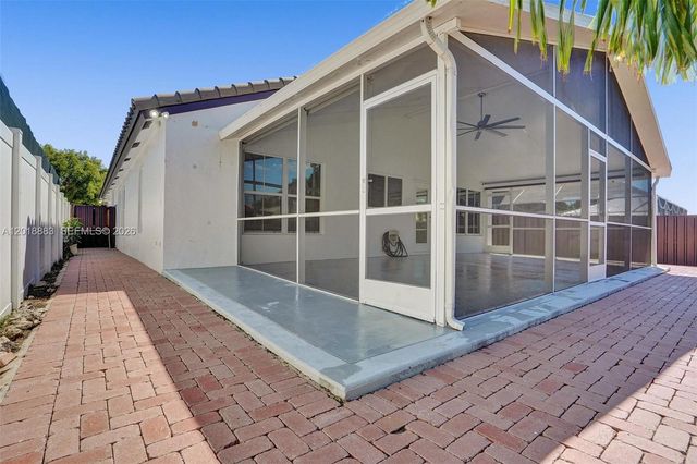 2266 NW 208th Ter, Pembroke Pines, FL 33029