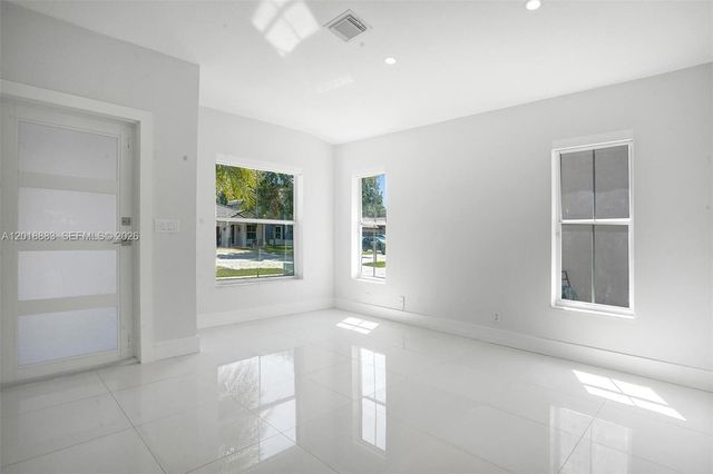 2266 NW 208th Ter, Pembroke Pines, FL 33029