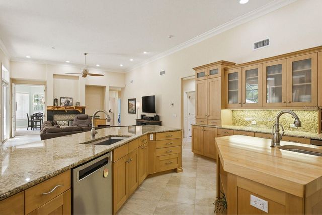 976 CYPRESS COVE WAY, Tarpon Springs, FL 34688