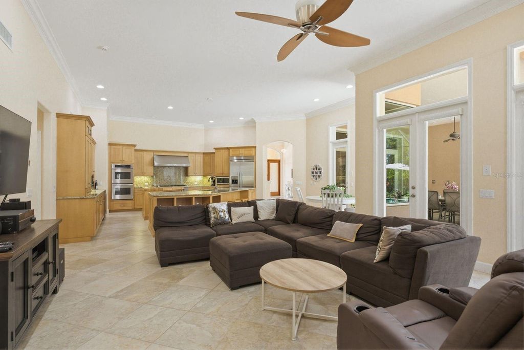 Image 17 of property listing at 976 CYPRESS COVE WAY, Tarpon Springs, FL 34688