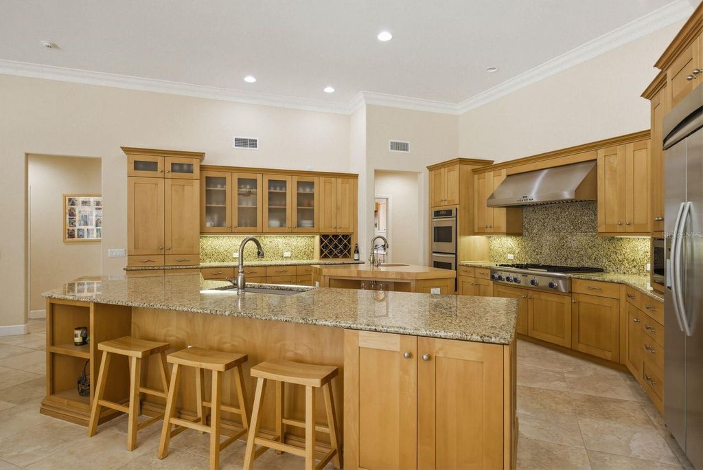 Image 22 of property listing at 976 CYPRESS COVE WAY, Tarpon Springs, FL 34688