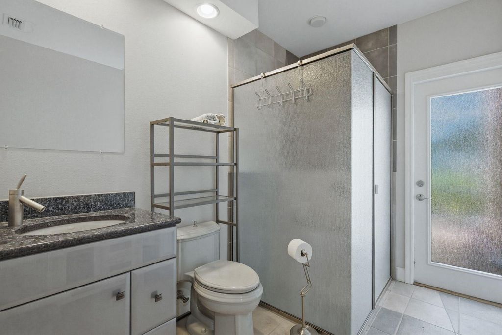 Image 43 of property listing at 976 CYPRESS COVE WAY, Tarpon Springs, FL 34688