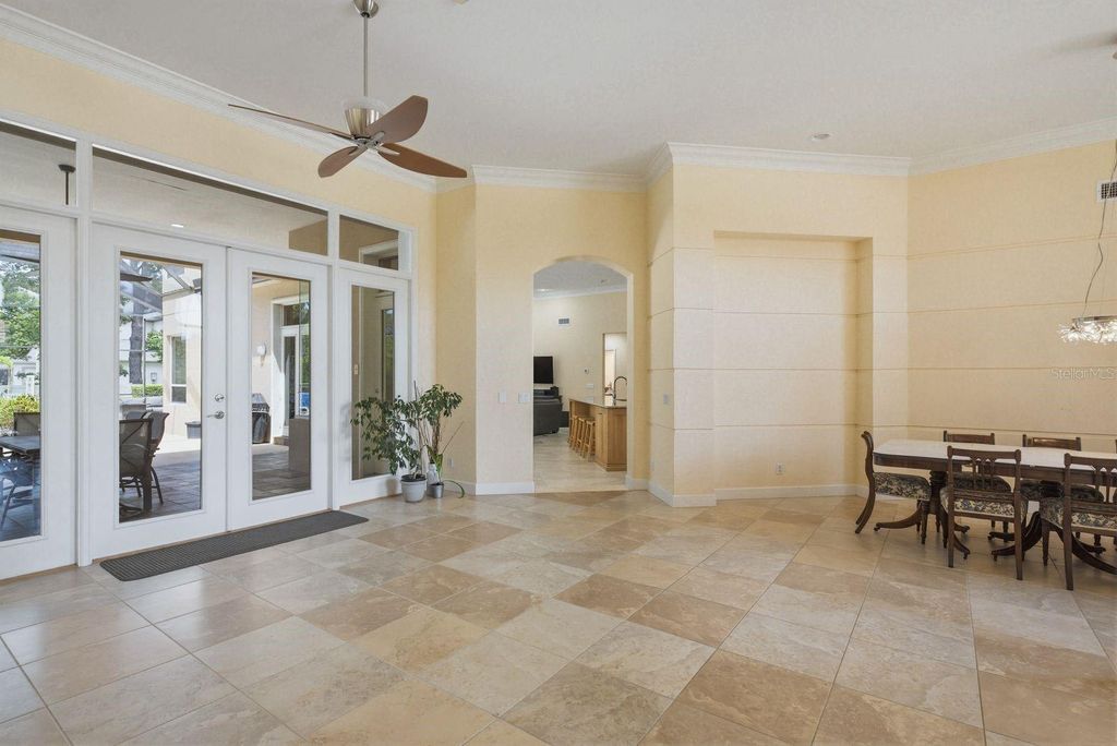 Image 10 of property listing at 976 CYPRESS COVE WAY, Tarpon Springs, FL 34688