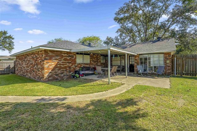 4512 Highland Drive, Lake Charles, LA 70605