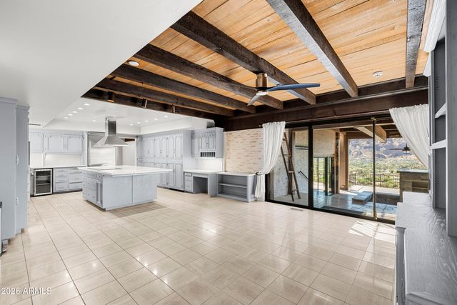 6900 N HIGHLANDS Drive, Paradise Valley, AZ 85253