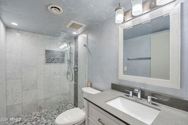 6900 N HIGHLANDS Drive, Paradise Valley, AZ 85253