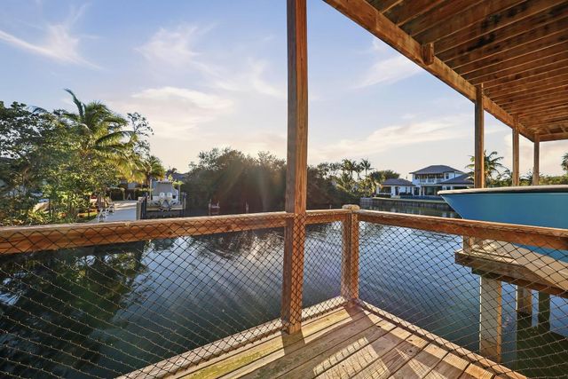 953 Thayer Lane, Jupiter, FL 33458