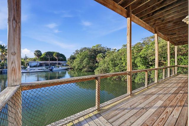 953 Thayer Lane, Jupiter, FL 33458